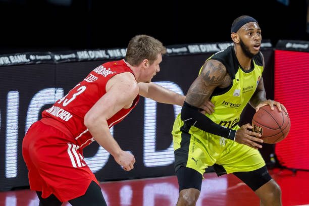 众多羽毛球 众多羽毛球