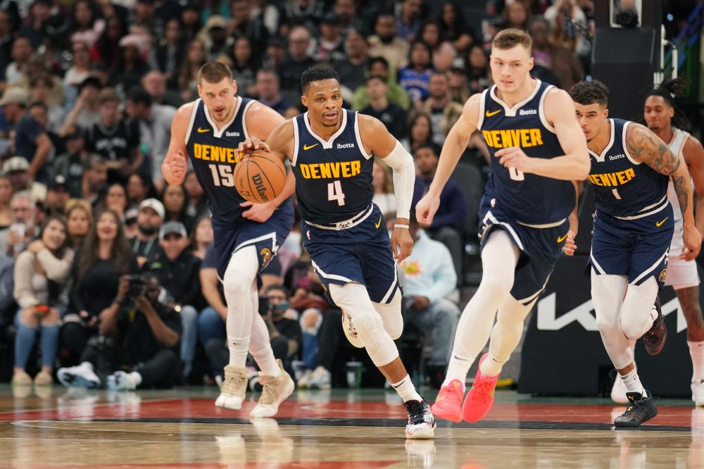 在此背景下 在此背景下