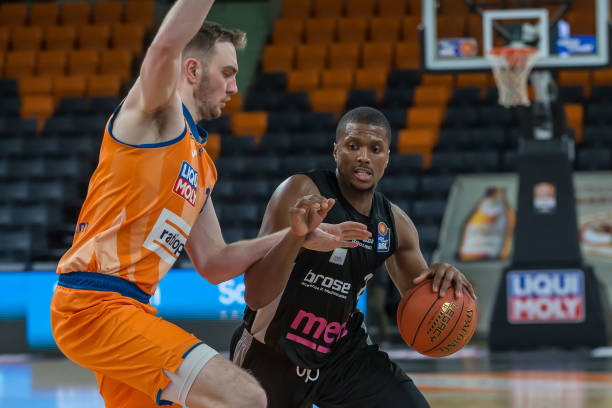 并且在关键 并且在关键